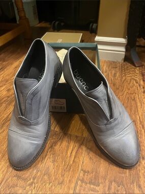 Bueno women’s Slate Grey Leather Slip-On Dress Loafers